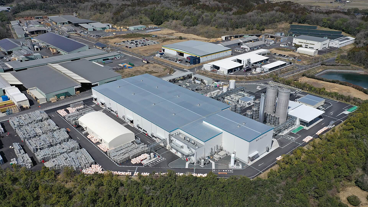 循環経済社会のカギ、 PETボトルリサイクル工場